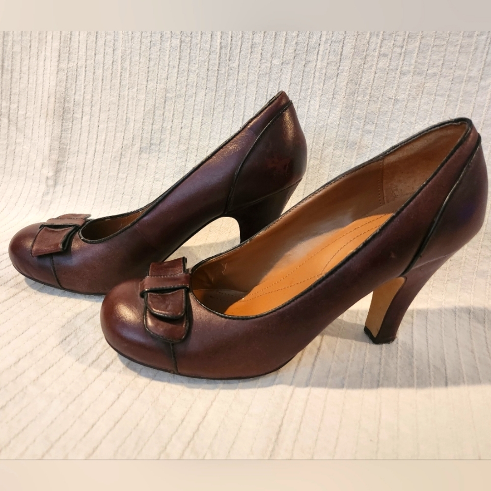 Adorable Dollhouse Pumps Size 9